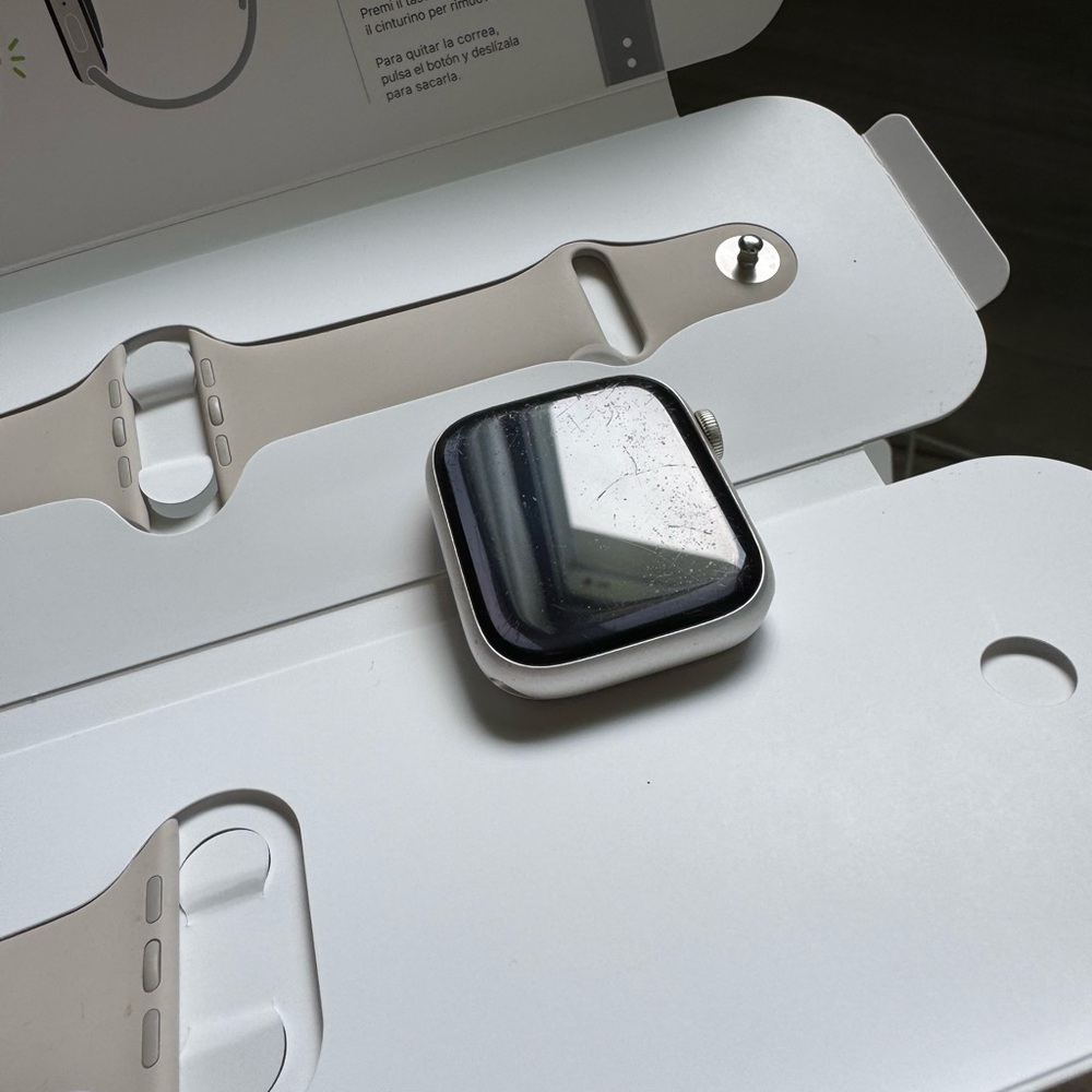 Apple Watch Series 7 45mm Aluminum Case with Sport Band - Starlight GPS EUC! - Picture 2 of 9